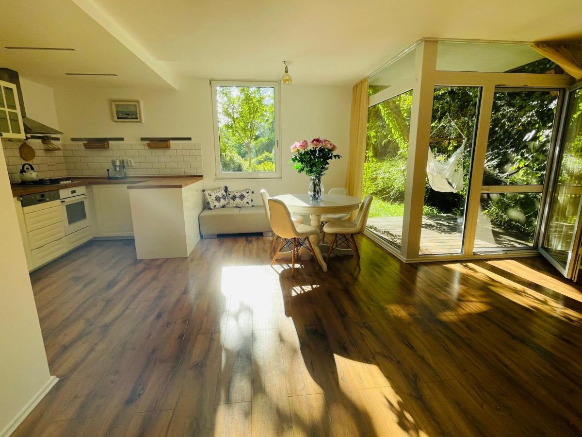 70M2 Romantic Living In The Old Town With Garden 브라티슬라바 외부 사진