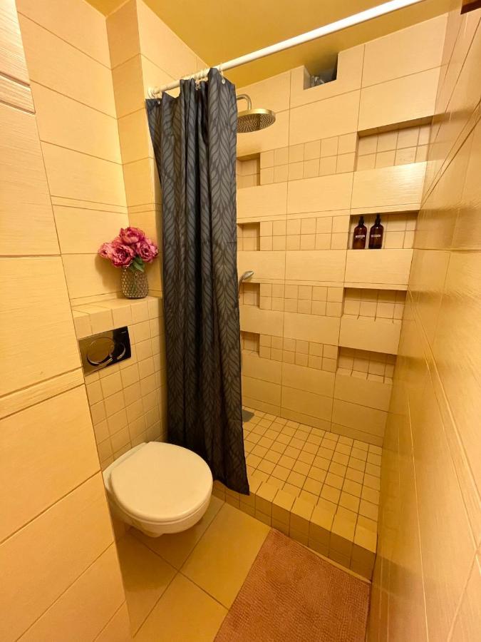 70M2 Romantic Living In The Old Town With Garden 브라티슬라바 외부 사진