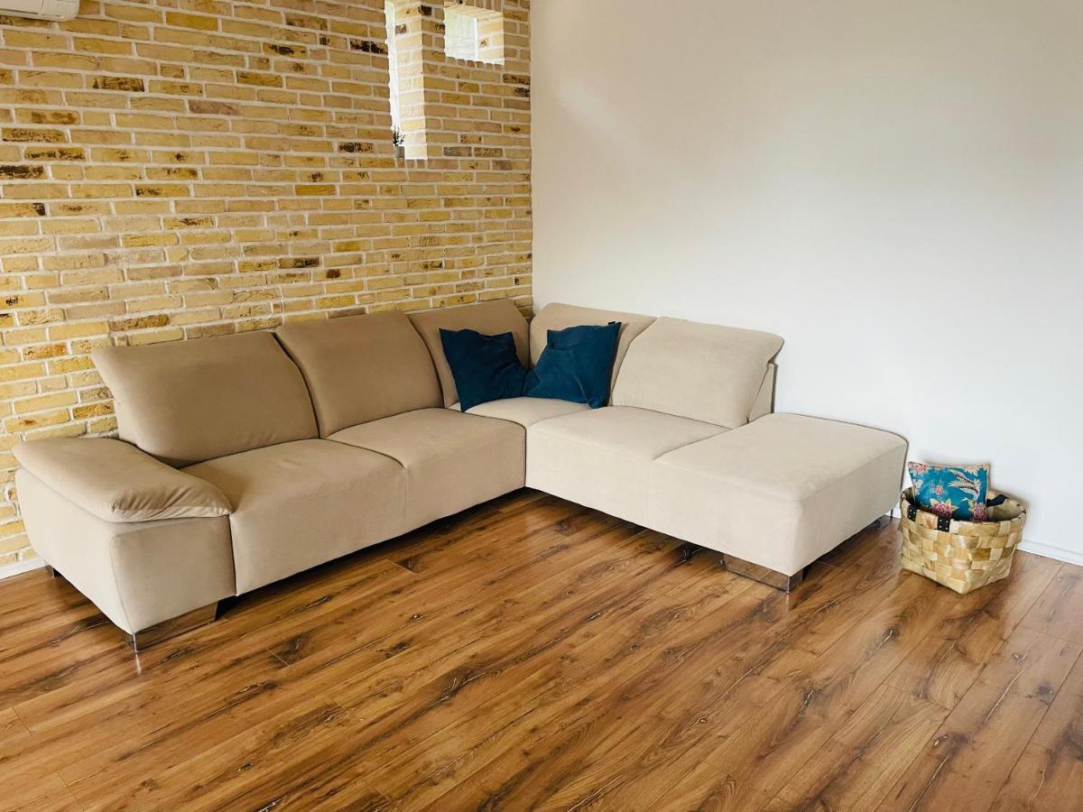 70M2 Romantic Living In The Old Town With Garden 브라티슬라바 외부 사진